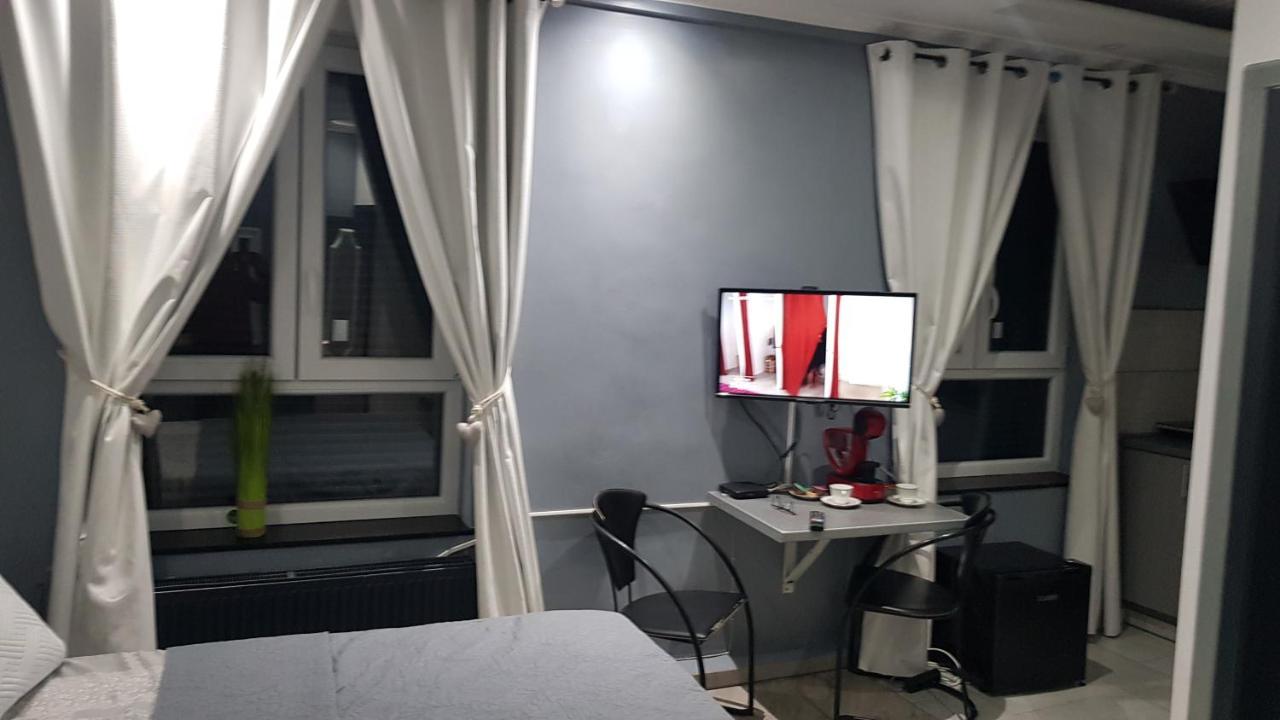 Le Petit Luxembourg Apartman Montignies-sur-Sambre Kültér fotó